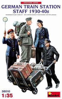MiniArt 1/35 German Train Station Staff 1930 - 1940s
